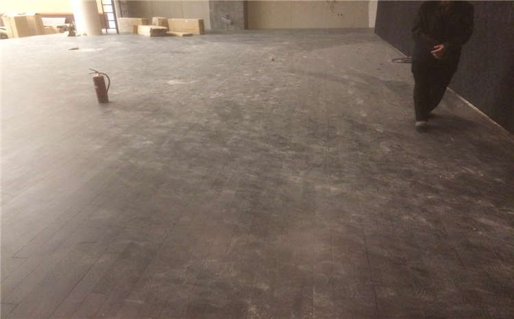 指接板運(yùn)動(dòng)體育地板怎么翻新?