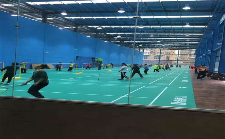 學校舞臺運動木地板怎么翻新？