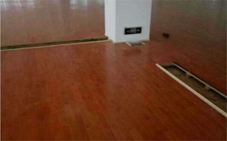 橡膠木籃球場木地板翻新施工