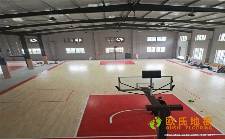 山東淄博市西域城籃球館雙層龍骨木地板項目